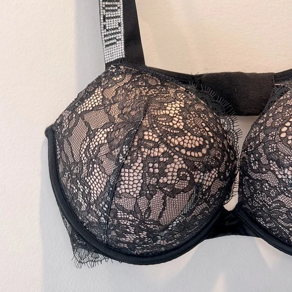 ❌SOLD❌Victorias Secret Very Sexy Holiday Push Up Bra - Picture 3 of 6